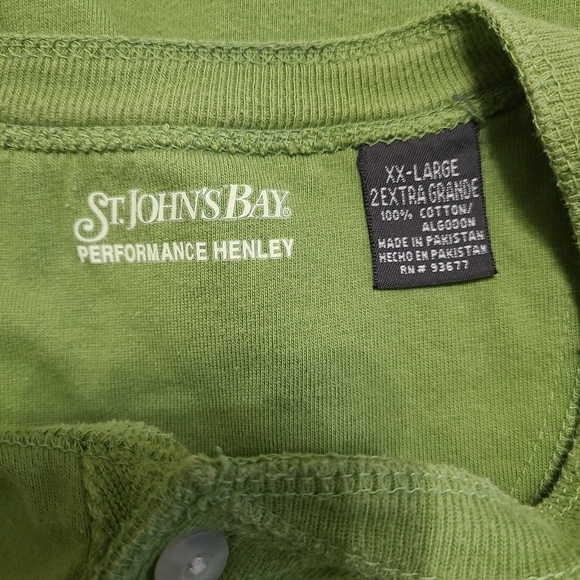 (1418) St. John's Bay Men's Classic 3 Button Short Sleeve Shirt, 2XL, Green - Picture 6 of 11